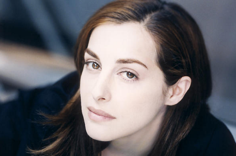 请以你的名字呼唤我安内拉