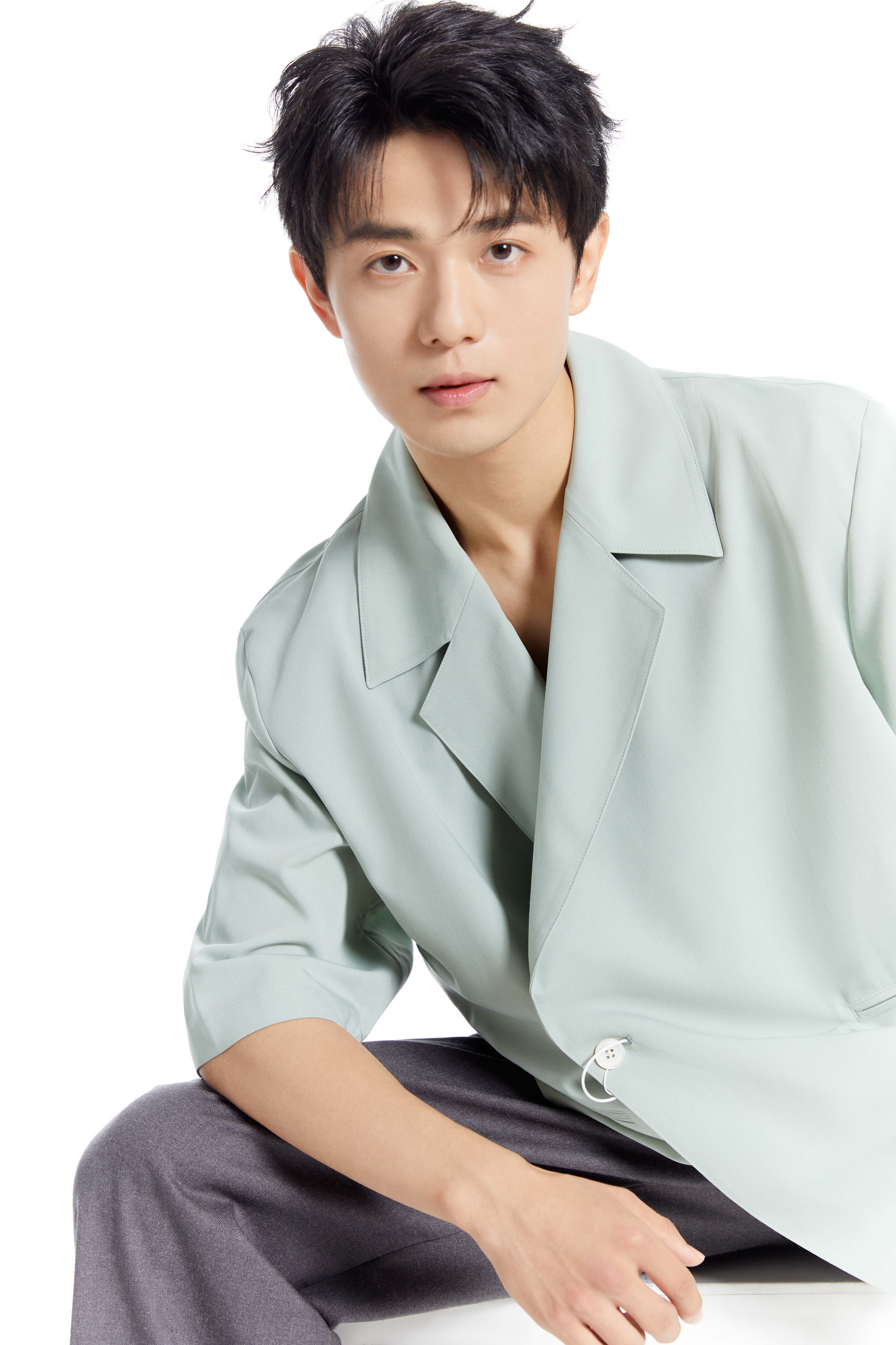 好麻烦，每天都要谈恋爱修起扬